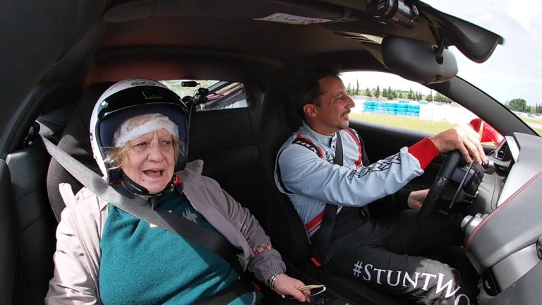 Esperienza unica: un giro in Ferrari a Maranello con un pilota esperto