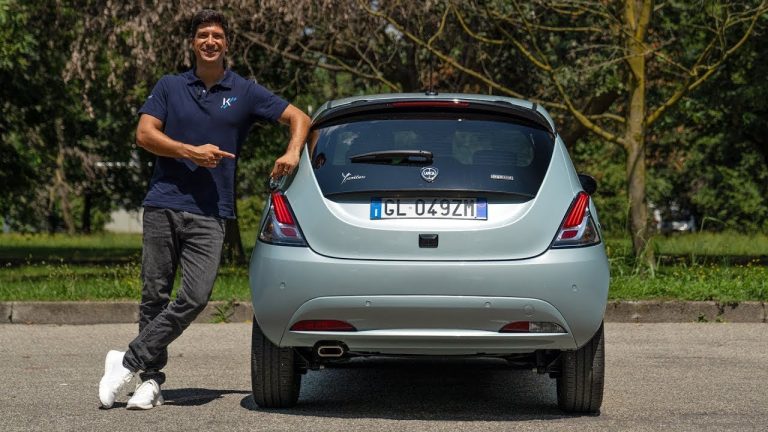 Ypsilon Ibrida: Imperdibile Offerta per un’Eco-Smart City Car!