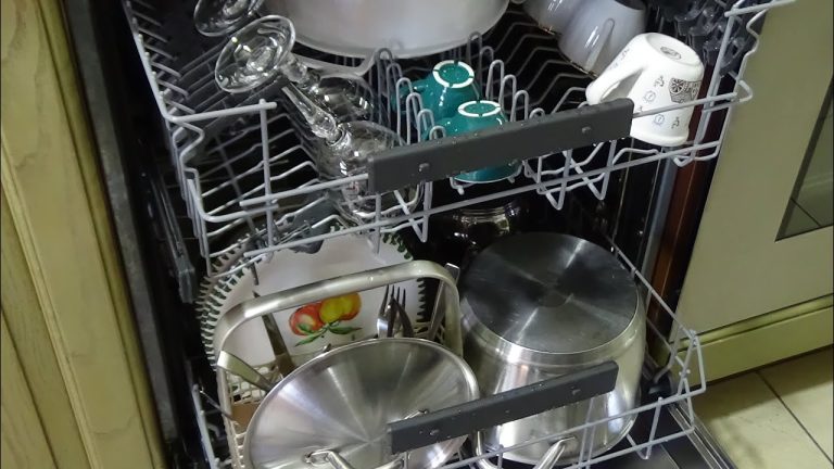 La soluzione segreta della lavastoviglie: mezzo carico sopra o sotto?