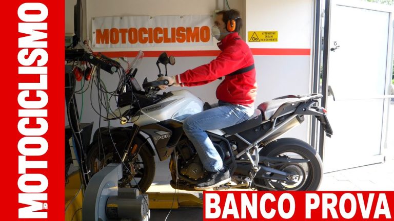La Triumph Tiger 900: Raggiunge la Velocità Massima!