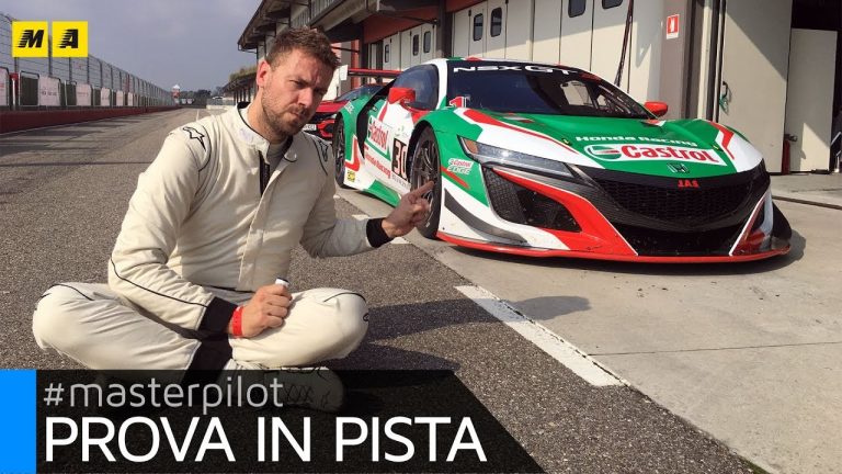 Festeggia il tuo compleanno in grande stile: adrenalina e auto sportive!