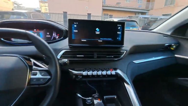 Peugeot 3008 Allure Pack: L’eleganza degli interni che conquista