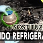 Perdita di liquido rosa dall’auto: cosa fare?