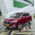 Jeep Compass: il perfetto mix di eleganza e audacia con la versione bianca e nera